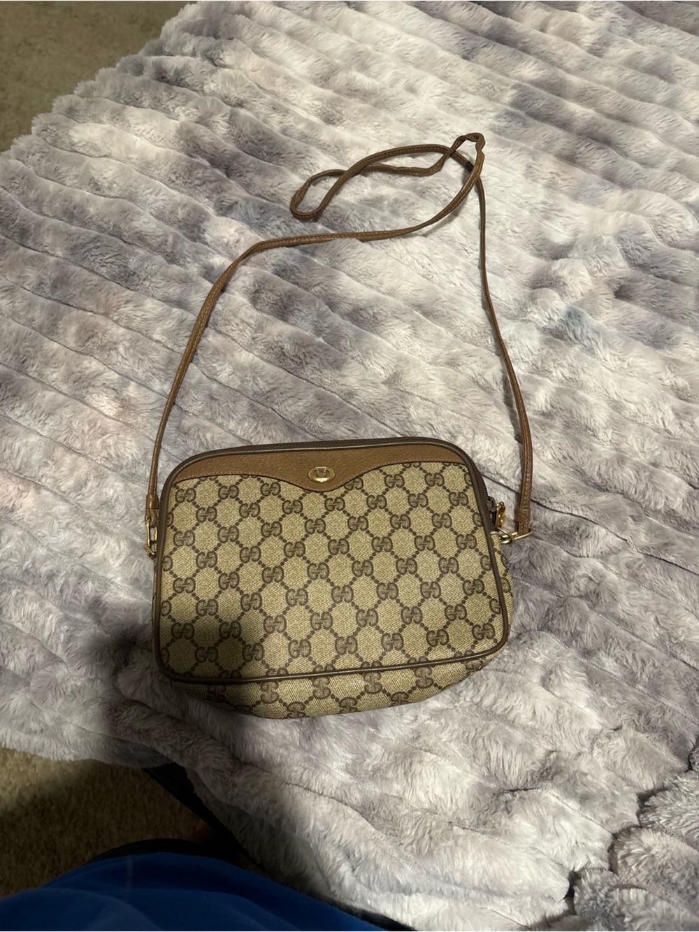 Gucci Brown Beige GG Canvas Crossbody Bag with Gold Accent - Picture 5 of 10